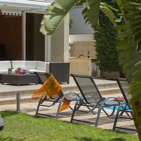 Larnaca Anthea 1 * Perivolia