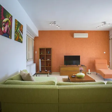Larnaca Anthea 1 *