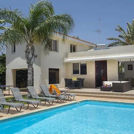 Larnaca Anthea 1 بريفوليا